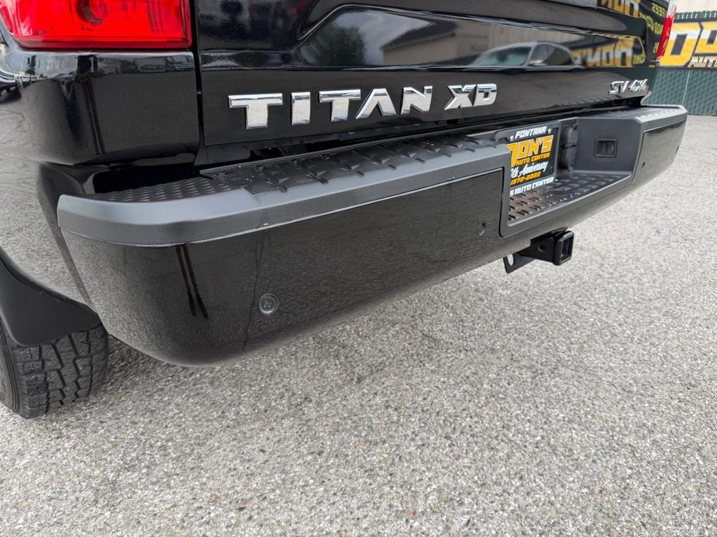 Nissan Titan XD Vehicle Full-screen Gallery Image 47