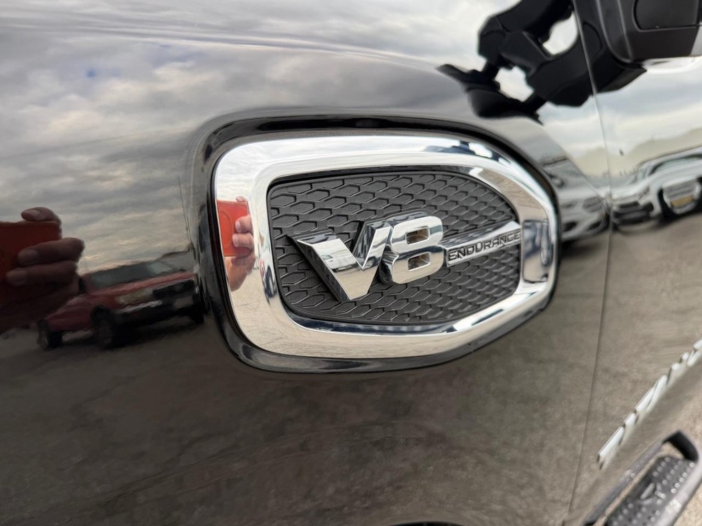 Nissan Titan XD Vehicle Full-screen Gallery Image 49