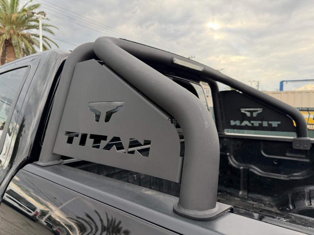Nissan Titan XD Vehicle Full-screen Gallery Image 51