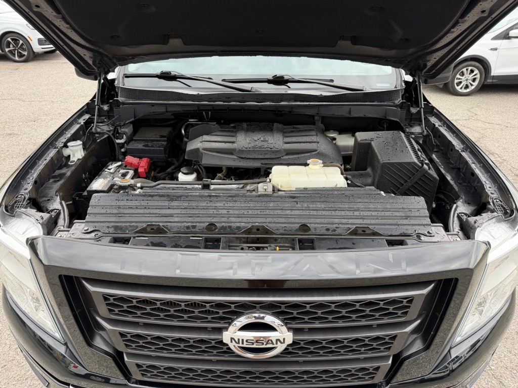 Nissan Titan XD Vehicle Full-screen Gallery Image 57