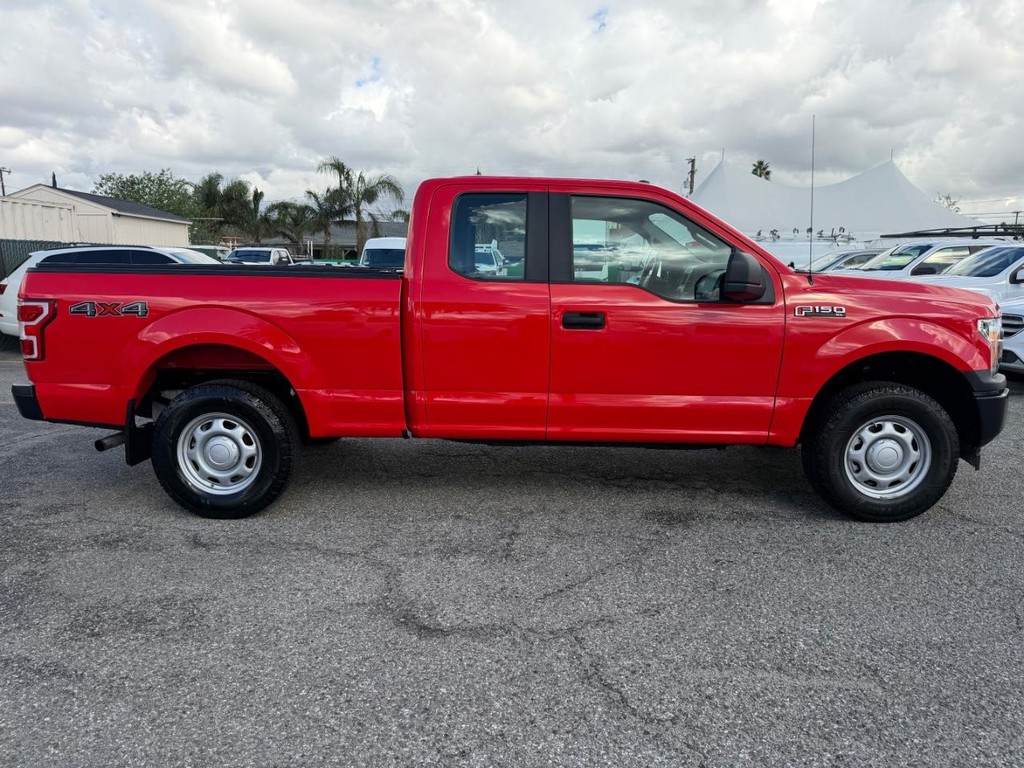 Ford F-150 Vehicle Full-screen Gallery Image 05