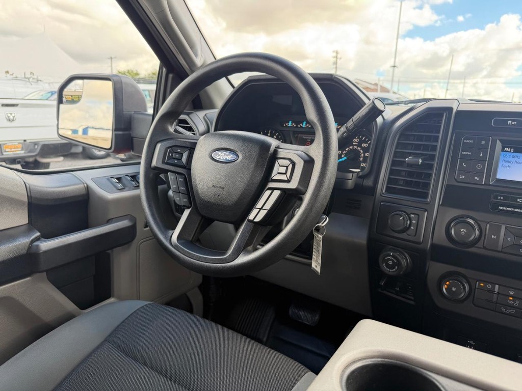 Ford F-150 Vehicle Full-screen Gallery Image 29