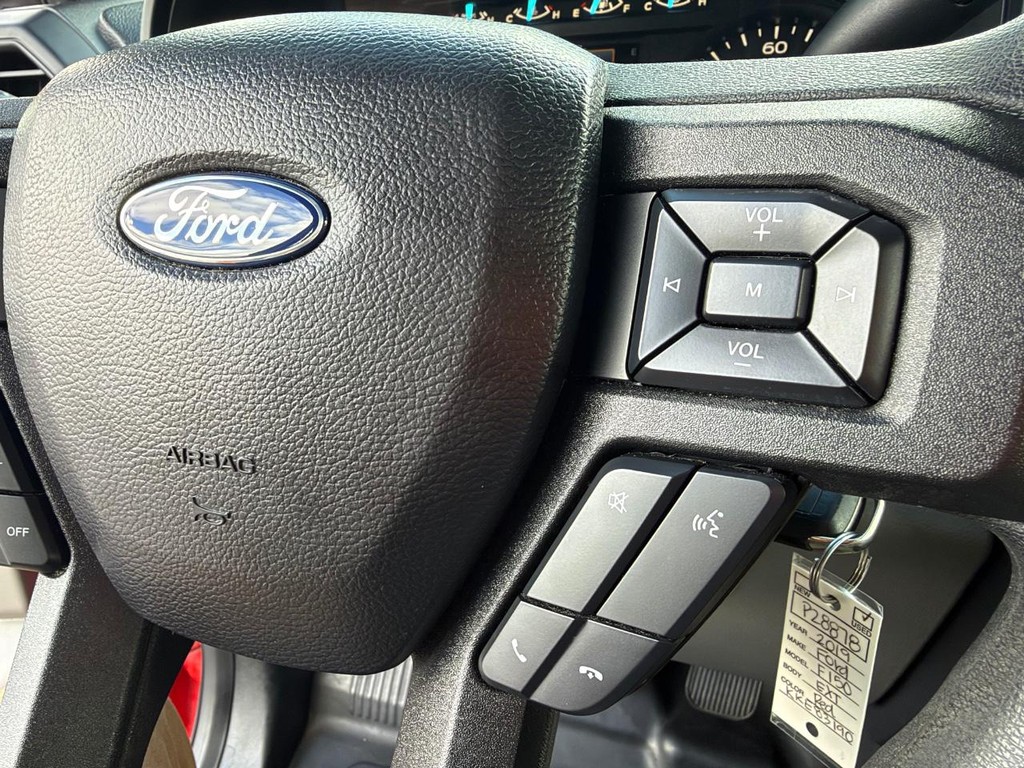 Ford F-150 Vehicle Full-screen Gallery Image 33