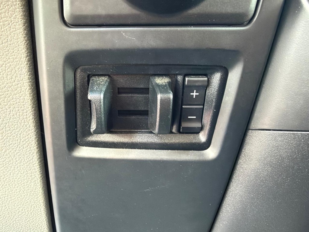 Ford F-150 Vehicle Full-screen Gallery Image 39