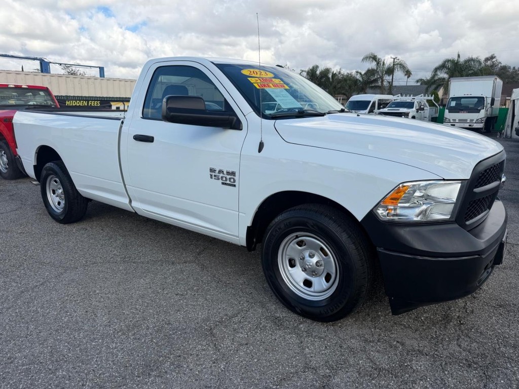Ram 1500 Vehicle Full-screen Gallery Image 03
