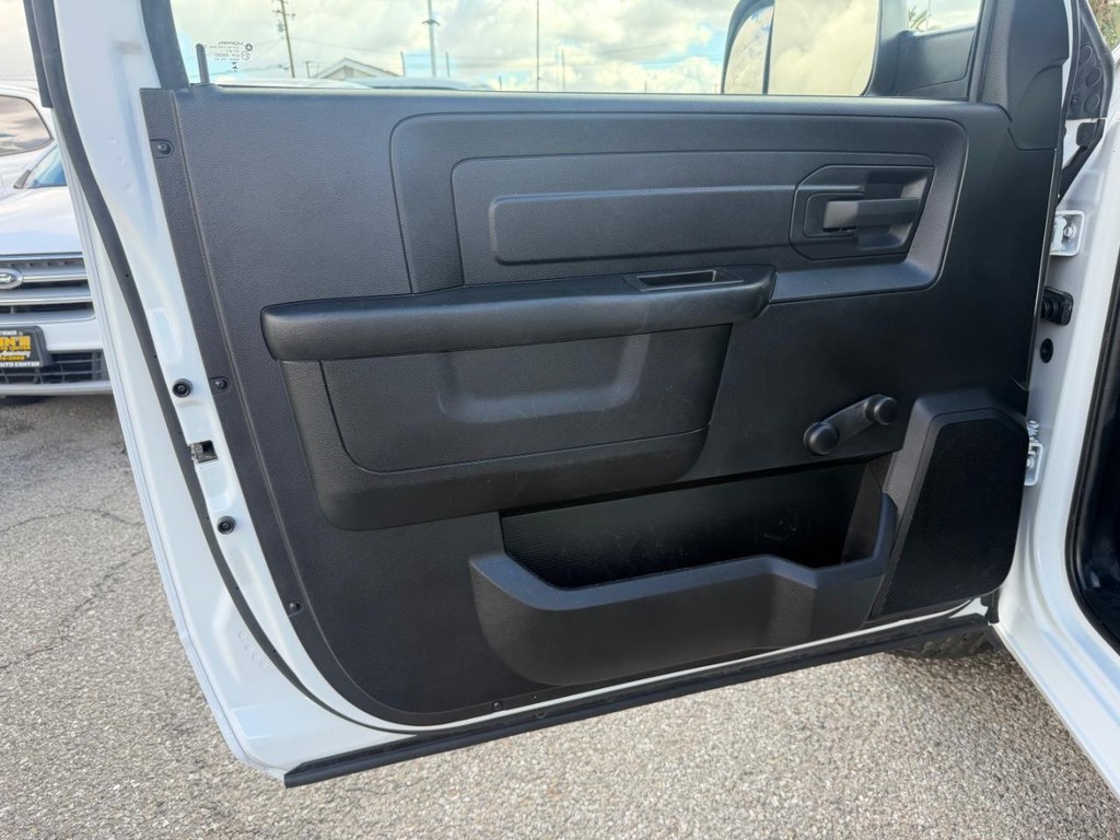 Ram 1500 Vehicle Full-screen Gallery Image 15