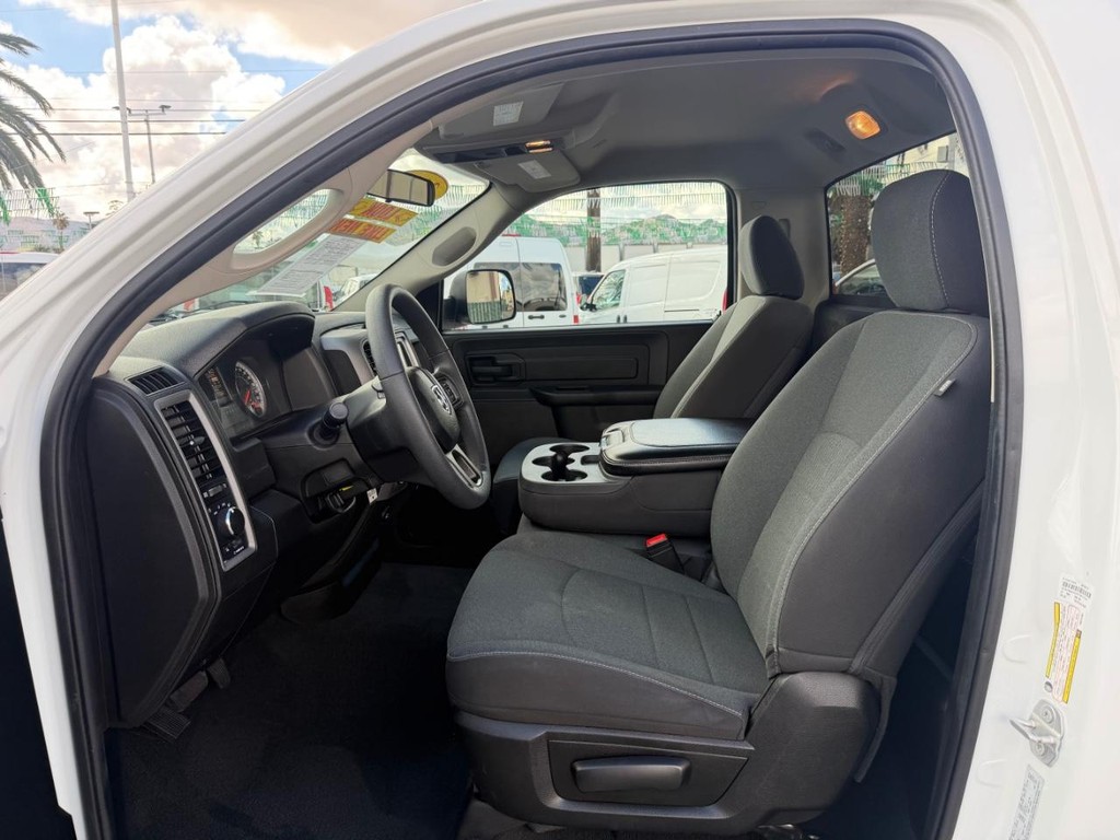 Ram 1500 Vehicle Full-screen Gallery Image 17