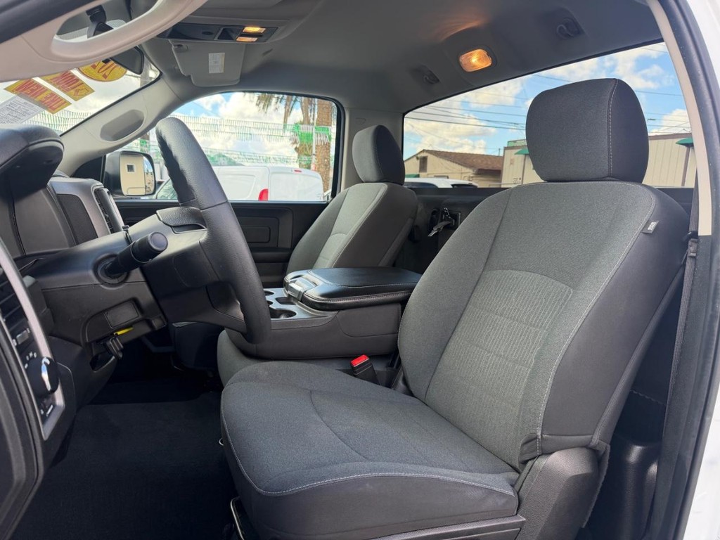 Ram 1500 Vehicle Full-screen Gallery Image 18