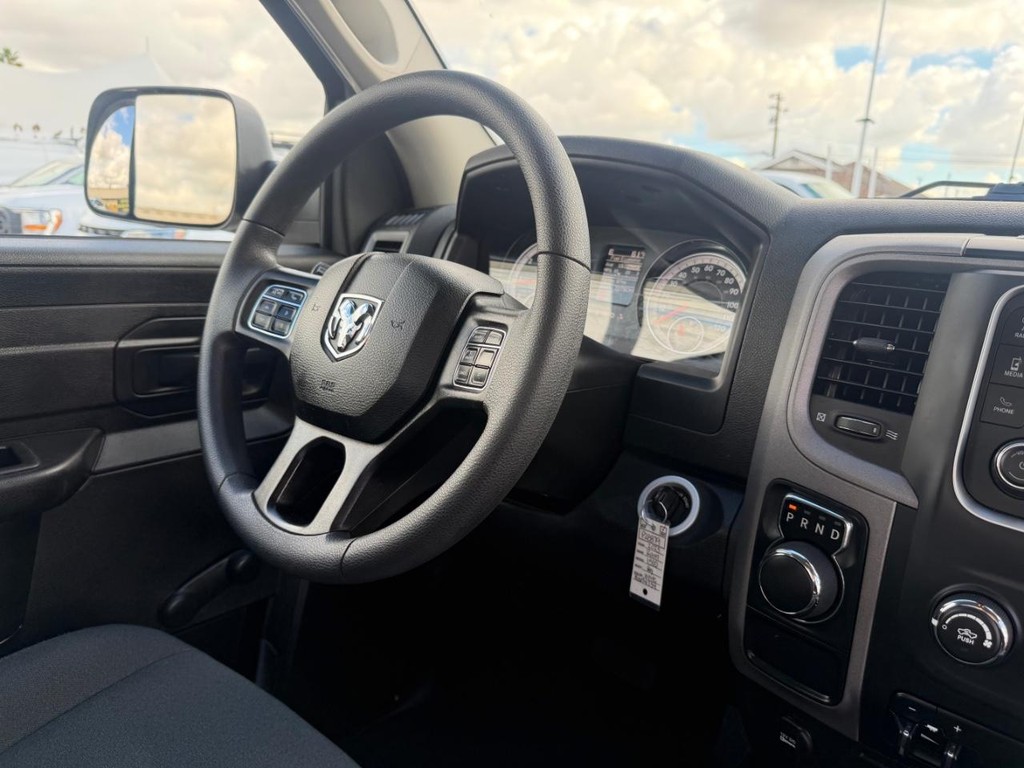 Ram 1500 Vehicle Full-screen Gallery Image 23