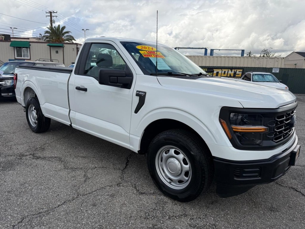 Ford F-150 Vehicle Full-screen Gallery Image 03