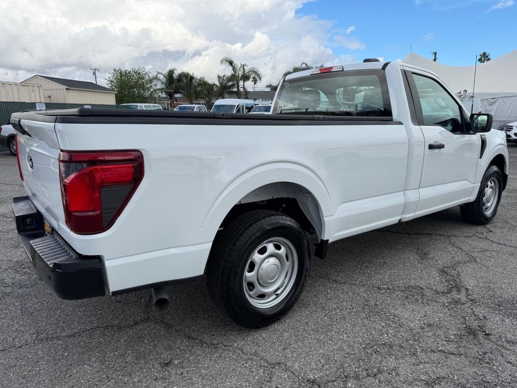 Ford F-150 Vehicle Full-screen Gallery Image 06