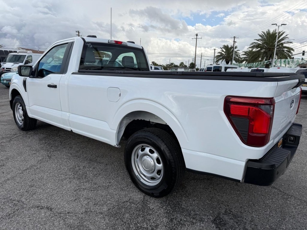 Ford F-150 Vehicle Full-screen Gallery Image 09