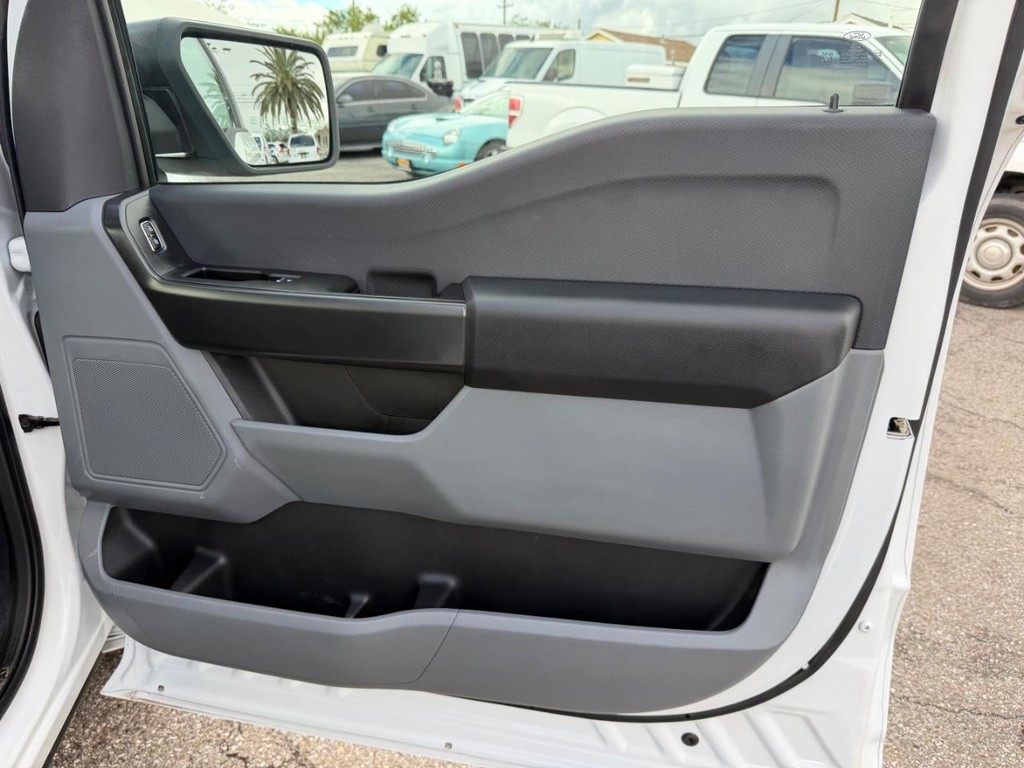 Ford F-150 Vehicle Full-screen Gallery Image 20