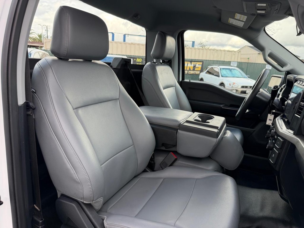 Ford F-150 Vehicle Full-screen Gallery Image 23