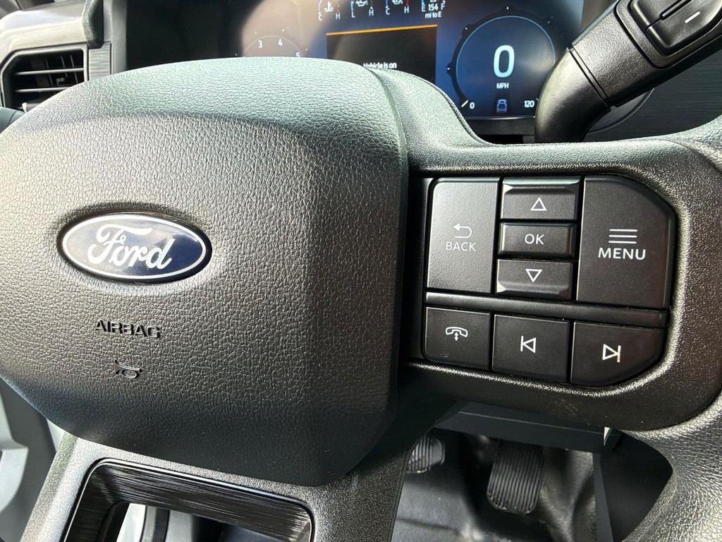 Ford F-150 Vehicle Full-screen Gallery Image 28