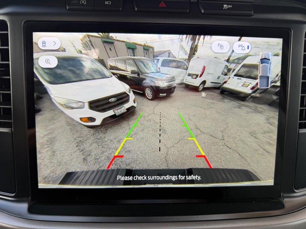 Ford F-150 Vehicle Full-screen Gallery Image 34