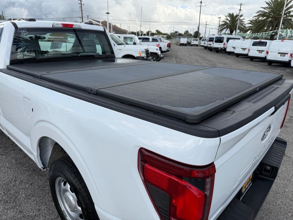 Ford F-150 Vehicle Full-screen Gallery Image 37