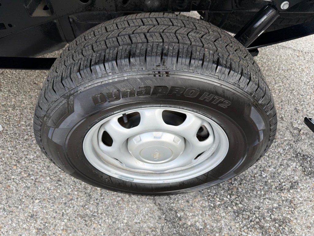 Ford F-150 Vehicle Full-screen Gallery Image 39