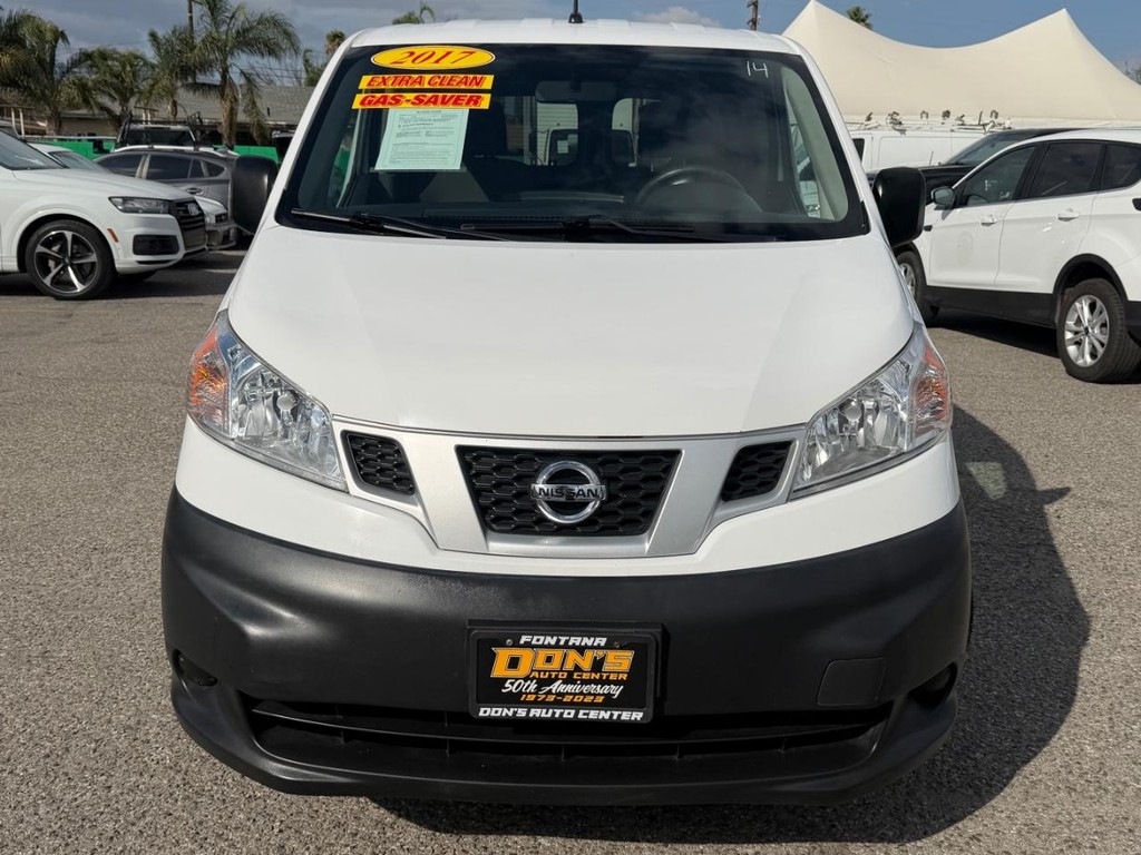 Nissan NV200 Vehicle Full-screen Gallery Image 04