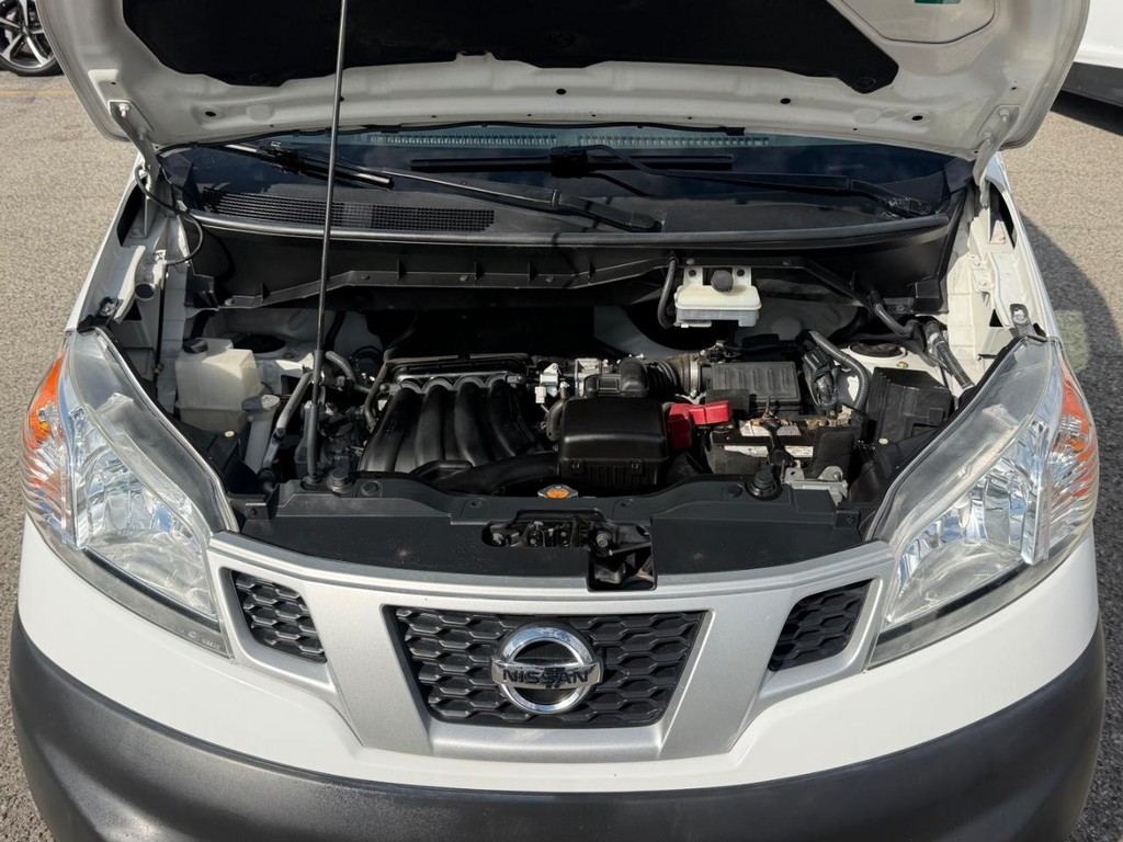 Nissan NV200 Vehicle Full-screen Gallery Image 06