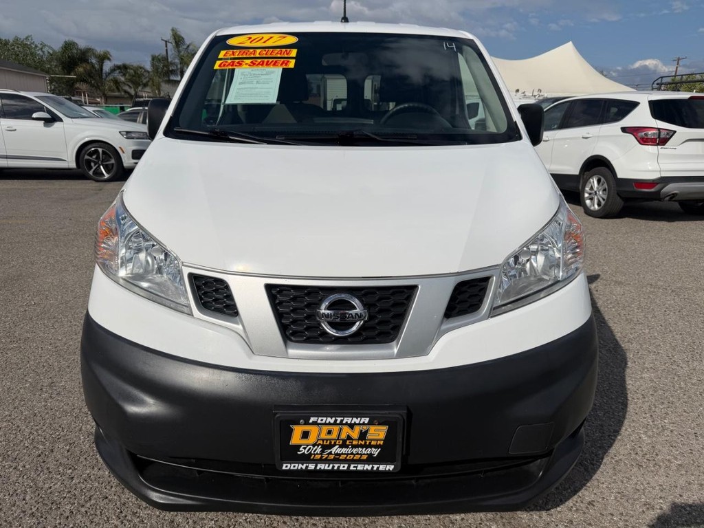 Nissan NV200 Vehicle Full-screen Gallery Image 07