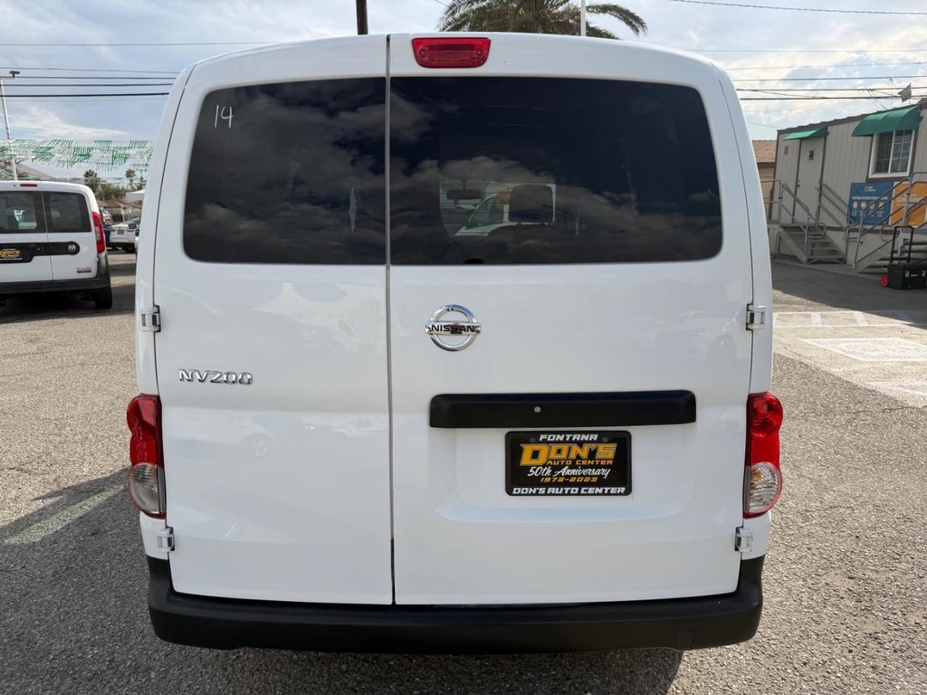Nissan NV200 Vehicle Full-screen Gallery Image 13