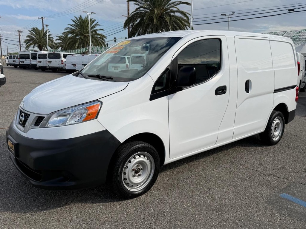 Nissan NV200 Vehicle Full-screen Gallery Image 23
