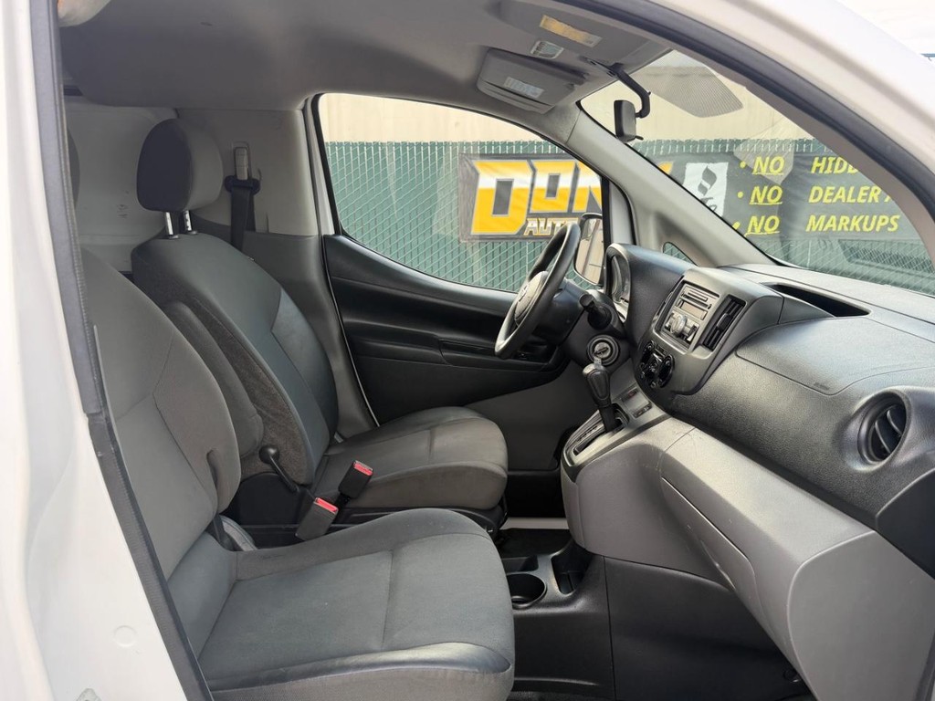 Nissan NV200 Vehicle Full-screen Gallery Image 30