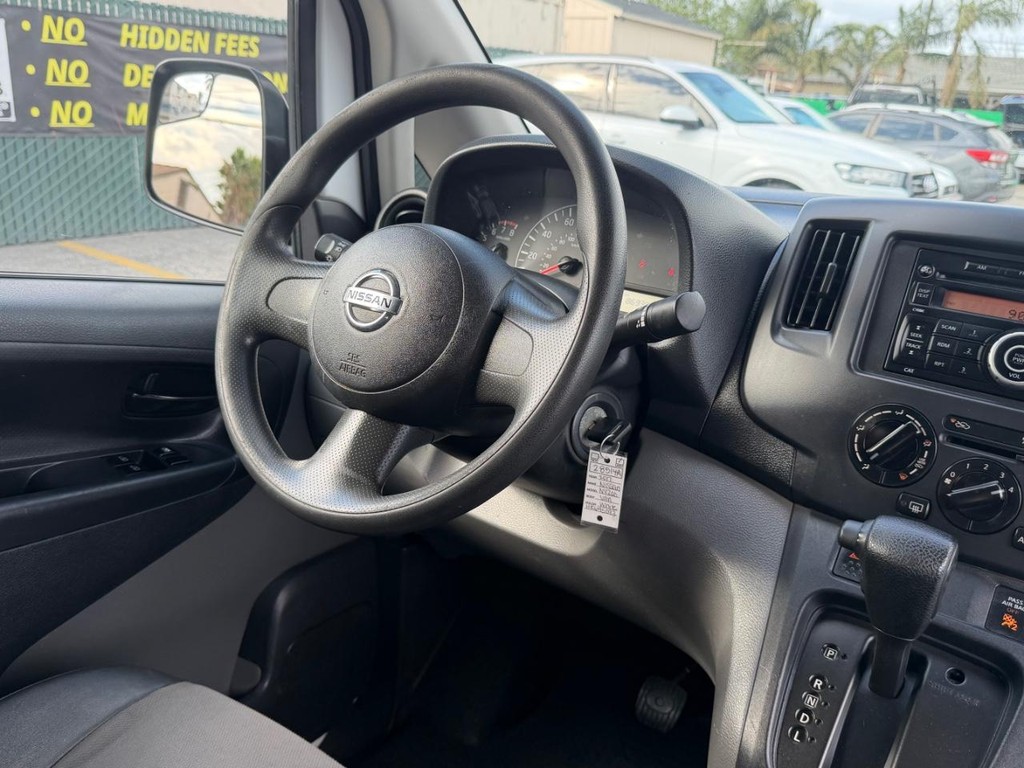 Nissan NV200 Vehicle Full-screen Gallery Image 32