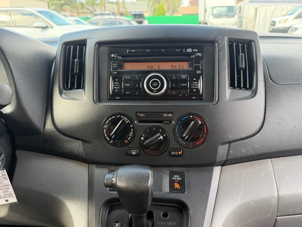 Nissan NV200 Vehicle Full-screen Gallery Image 33
