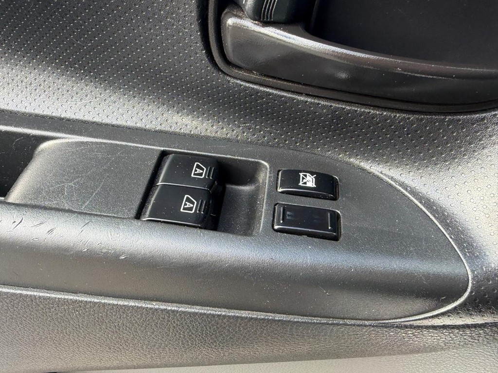 Nissan NV200 Vehicle Full-screen Gallery Image 35
