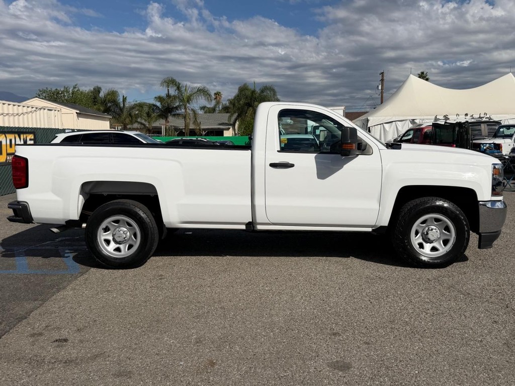 Chevrolet Silverado 1500 Vehicle Full-screen Gallery Image 05