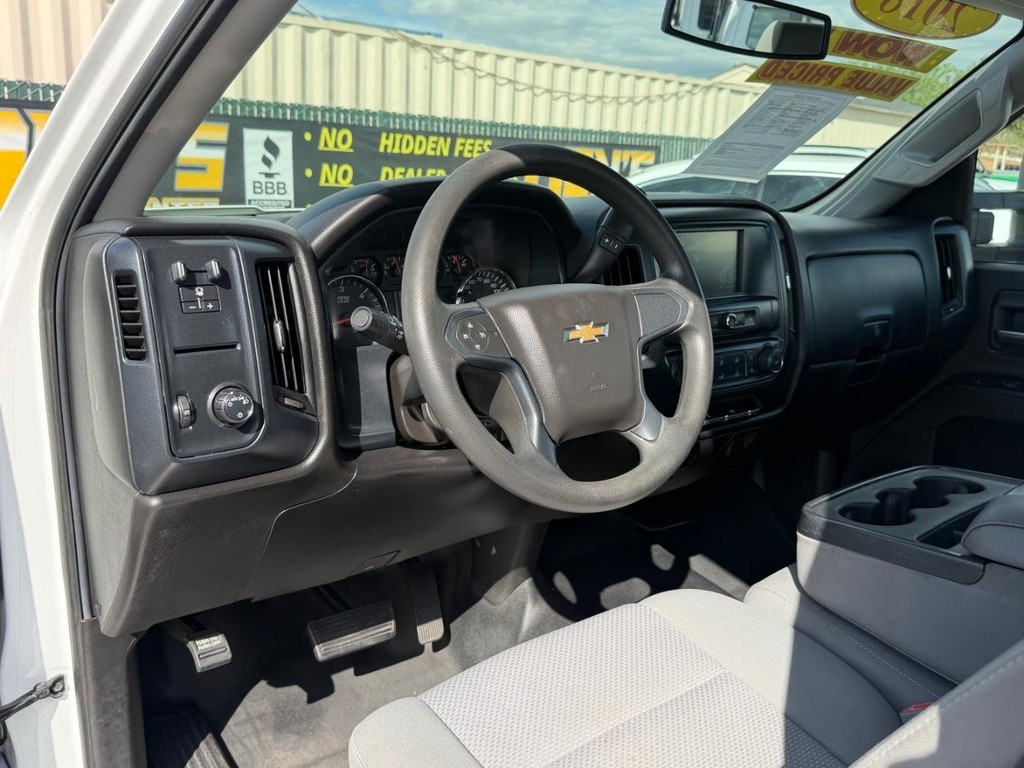 Chevrolet Silverado 1500 Vehicle Full-screen Gallery Image 16
