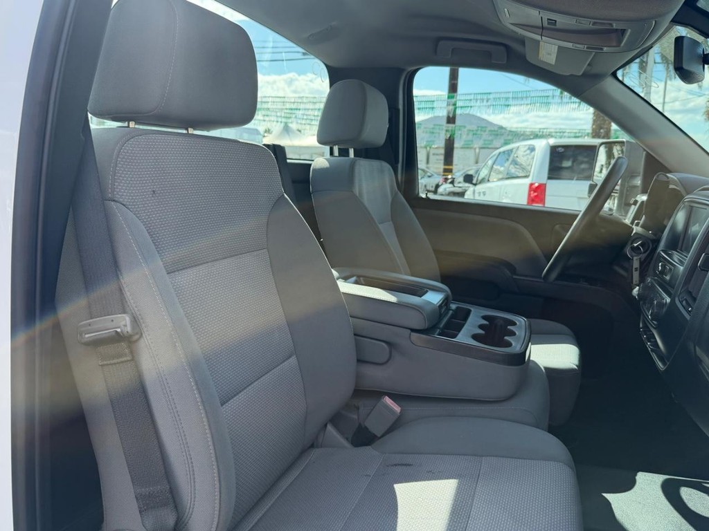 Chevrolet Silverado 1500 Vehicle Full-screen Gallery Image 22