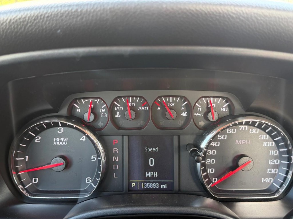 Chevrolet Silverado 1500 Vehicle Full-screen Gallery Image 30