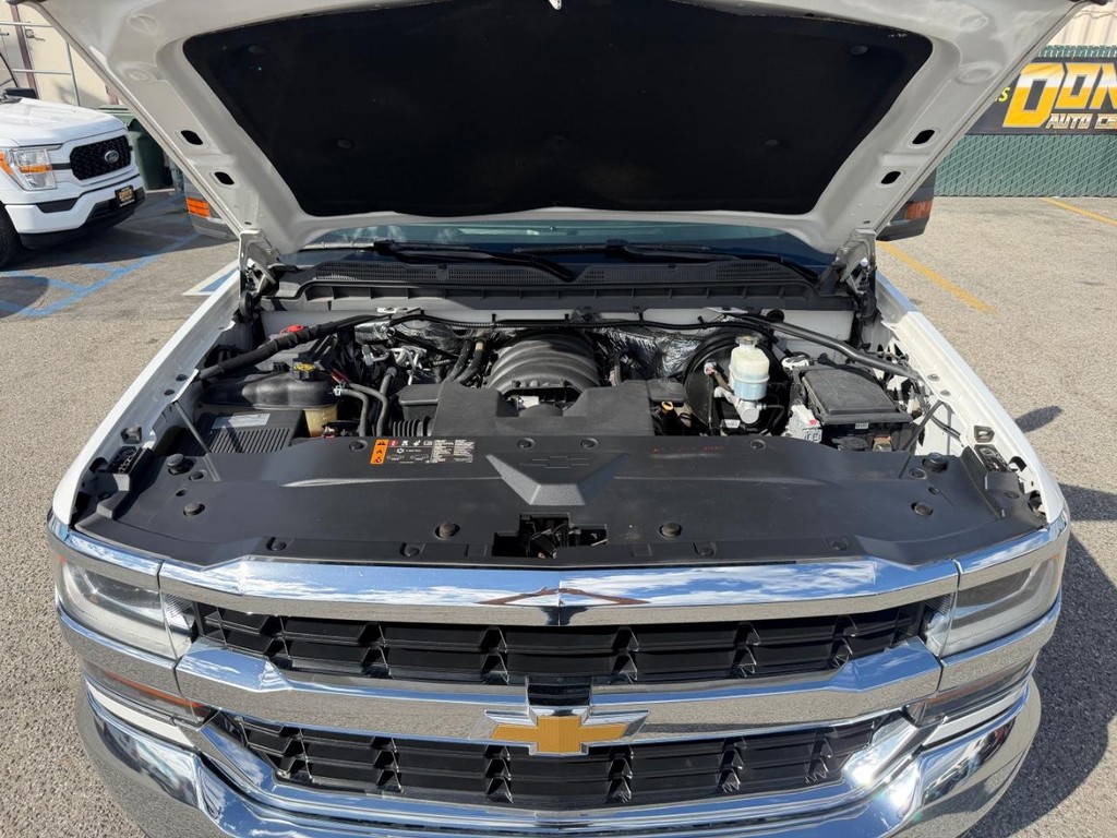 Chevrolet Silverado 1500 Vehicle Full-screen Gallery Image 35