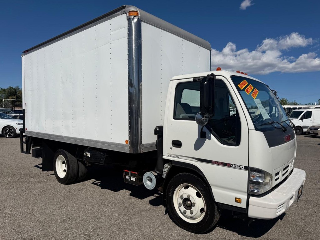 GMC W4500 14ft Box Truck w/ Liftgate Vehicle Full-screen Gallery Image 14