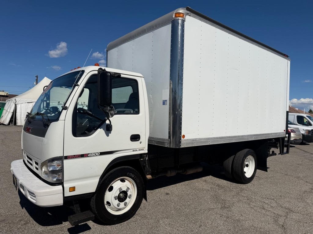 GMC W4500 14ft Box Truck w/ Liftgate Vehicle Full-screen Gallery Image 37
