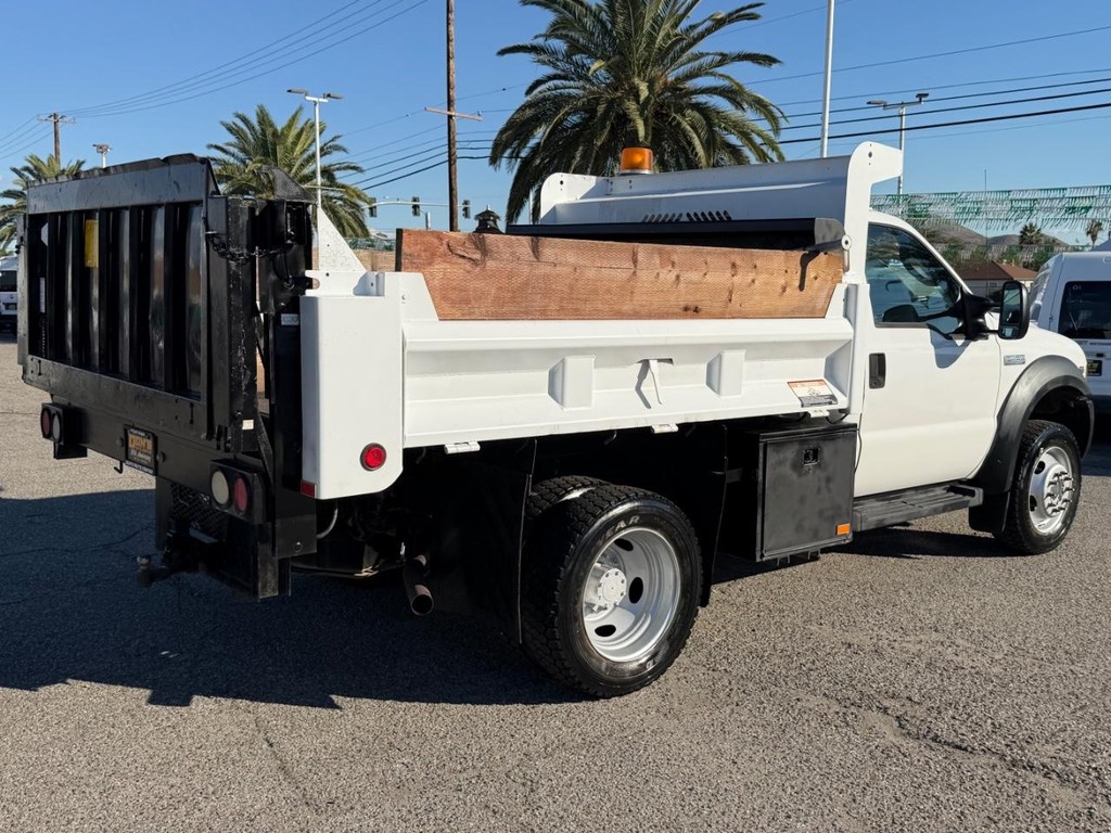 Ford F-550 Vehicle Full-screen Gallery Image 06