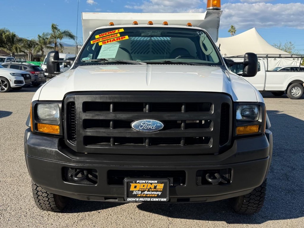 Ford F-550 Vehicle Full-screen Gallery Image 14