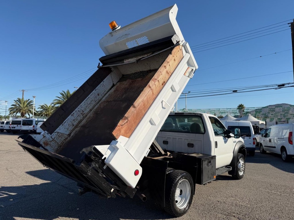 Ford F-550 Vehicle Full-screen Gallery Image 16