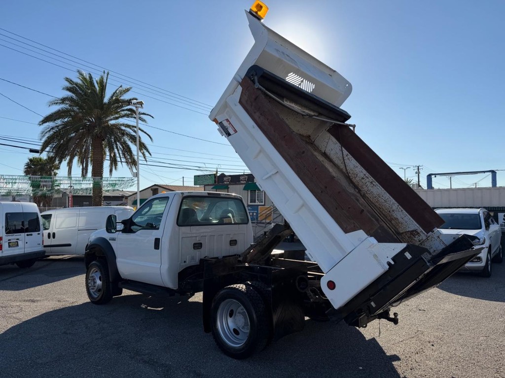 Ford F-550 Vehicle Full-screen Gallery Image 18