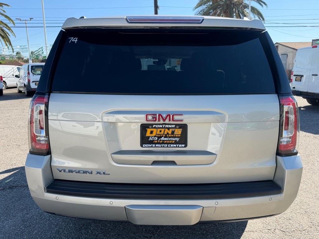 GMC Yukon XL Vehicle Full-screen Gallery Image 08