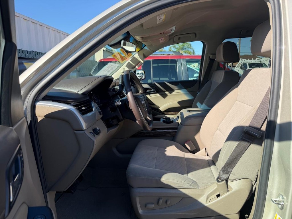 GMC Yukon XL Vehicle Full-screen Gallery Image 17
