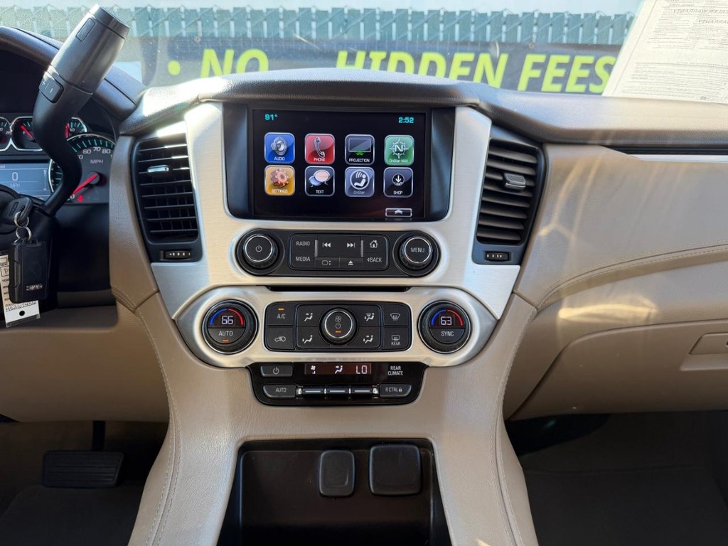 GMC Yukon XL Vehicle Full-screen Gallery Image 25