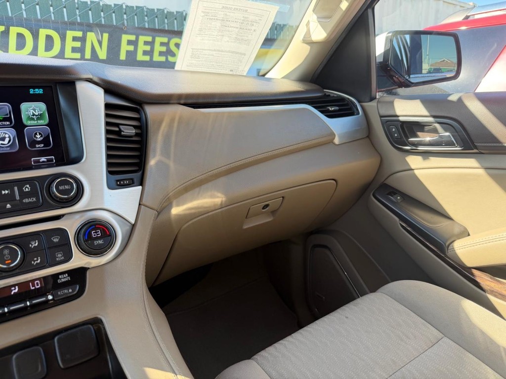 GMC Yukon XL Vehicle Full-screen Gallery Image 26