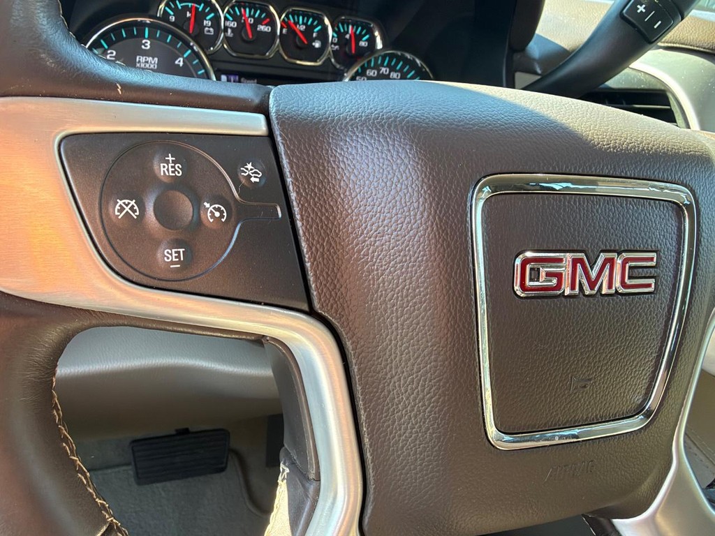 GMC Yukon XL Vehicle Full-screen Gallery Image 28