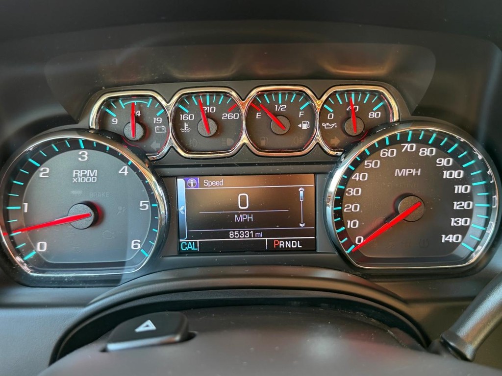 GMC Yukon XL Vehicle Full-screen Gallery Image 30