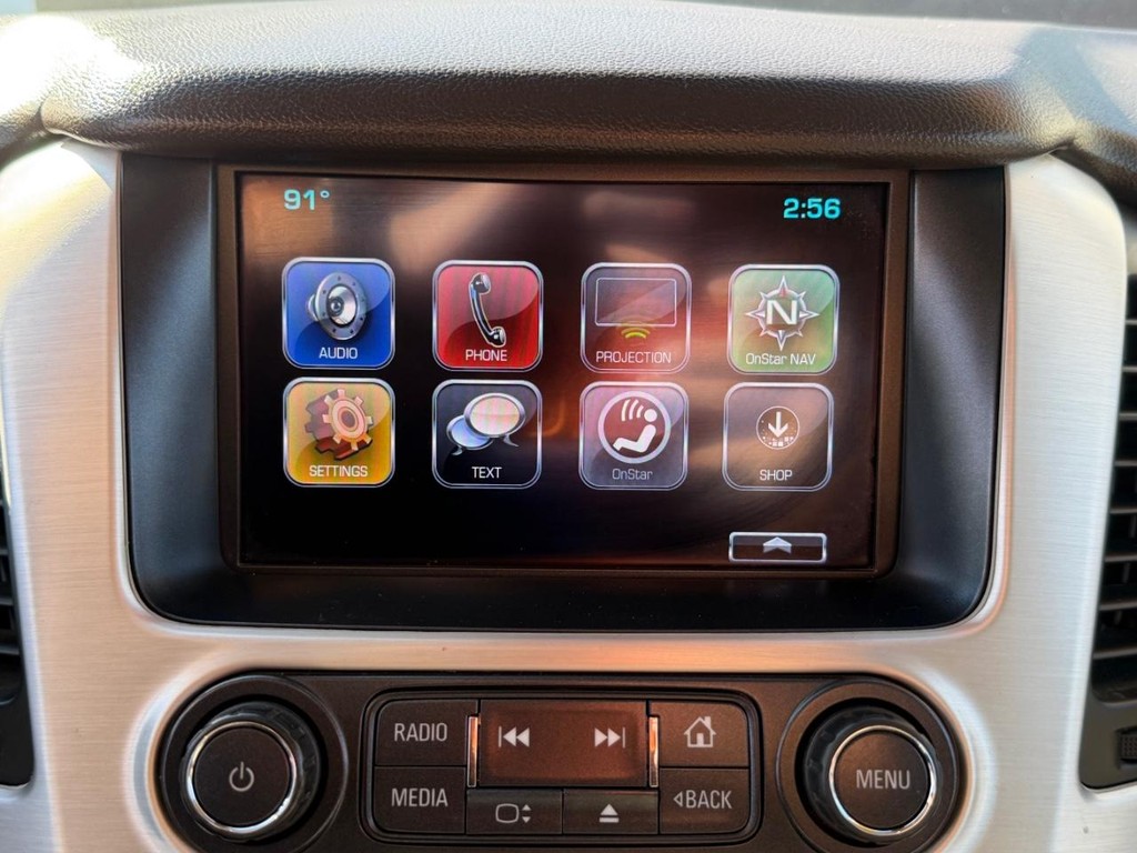 GMC Yukon XL Vehicle Full-screen Gallery Image 35