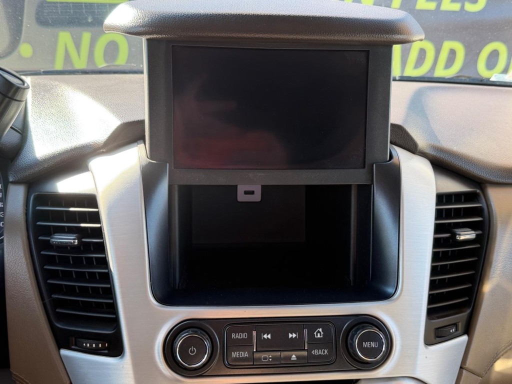 GMC Yukon XL Vehicle Full-screen Gallery Image 36
